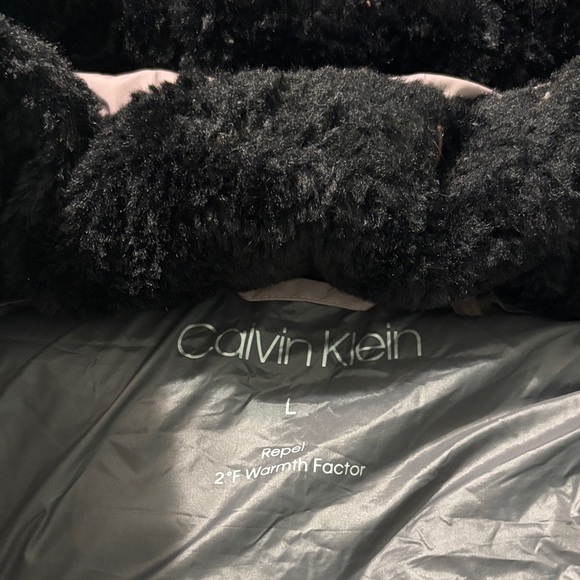 Calvin Klein Women's Puffer Jacket in Mauve - Picture 4 of 11